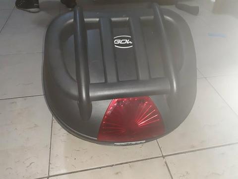 Baú com suporte para CG 150 Fan 2009 até 2011