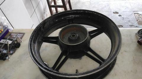 Roda traseira CB 300 com frango da corroa