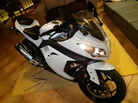 Kawasaki Ninja 300cc ÚNICO DONO 11mil km - 2015