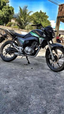 Vendo essa linda moto . titan 160 ano 17 / 17 - 2017