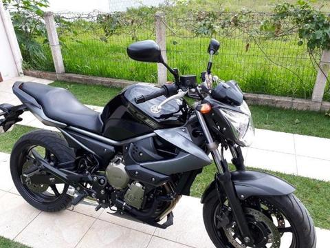 Moto Yamaha XJ6 N - 2010