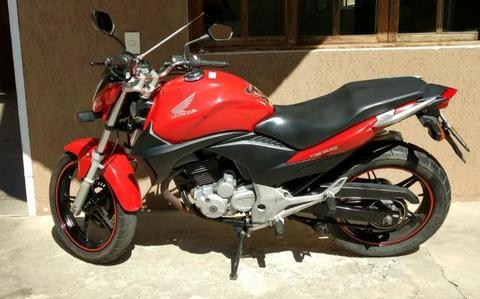 Vendo Moto Honda CB 300 R Vermelha, no Portal dos Ipês, Cajamar - 2011