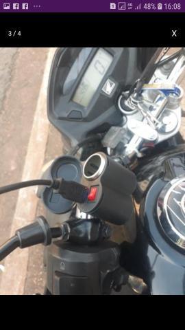 Carregador de celular na moto