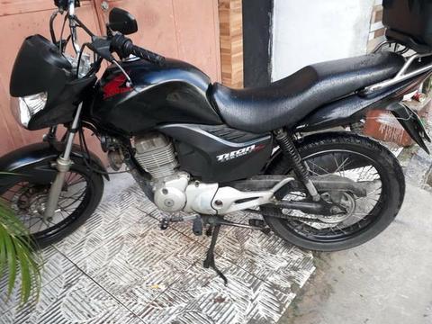 Titan 2012 apenas 31 km v/t por cb300 - 2012