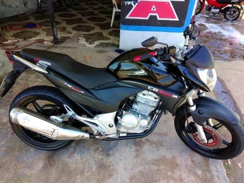 Cb 300 2010 pra interior 3.200,00 - 2010