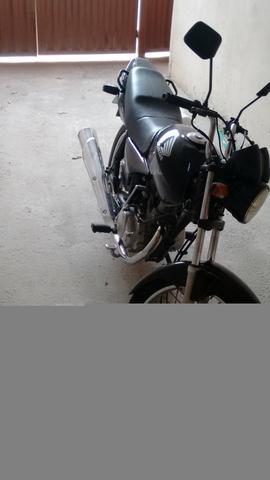 Vende-se moto titan ks 150 $3.300 - 2005