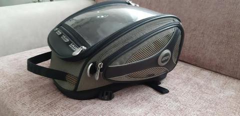 Bolsa magnética Givi para tanque de moto com extensor ótima para viagem