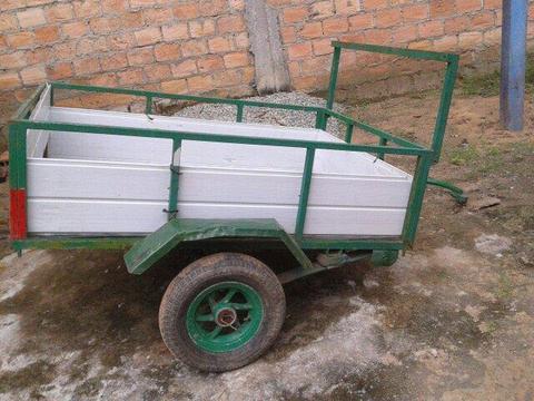 Vende se esta carroça pra moto ou troca se por Roçadeira