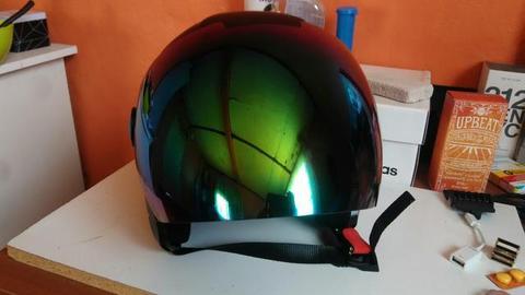 Capacete aberto