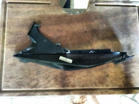 Rabeta traseira lateral direita original da CBF 300 r 2015 ,00