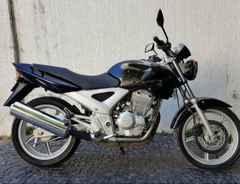 Moto Honda CBX 250 Twister - 2004