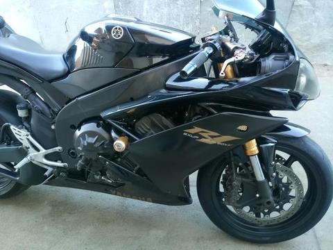 Yamaha - R1 - 2008