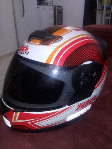 Capacete