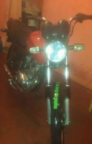 Vendo essa moto ? - 2005