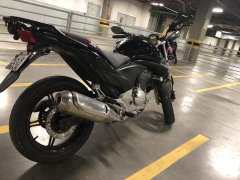 Vendo ou troco CB300R - 2010