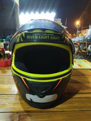Capacete bem conservado