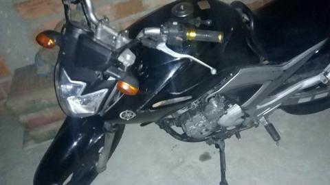 Fazer 2011 tanque de combustível