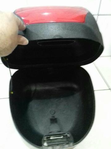 Baú e suporte para moto fazer