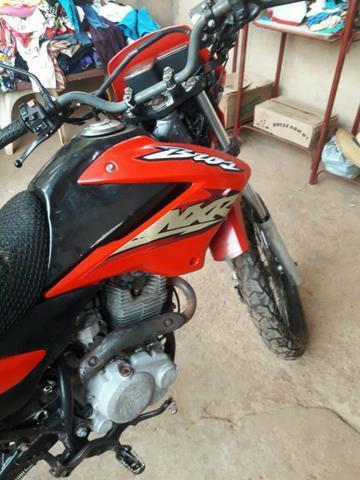 Vendo uma moto leia a descrição ? - 2005