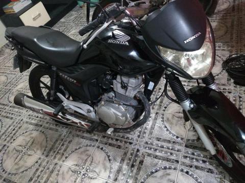 Vende se ou troca se essa tiran 150 cc ano 2011/12 completa - 2012