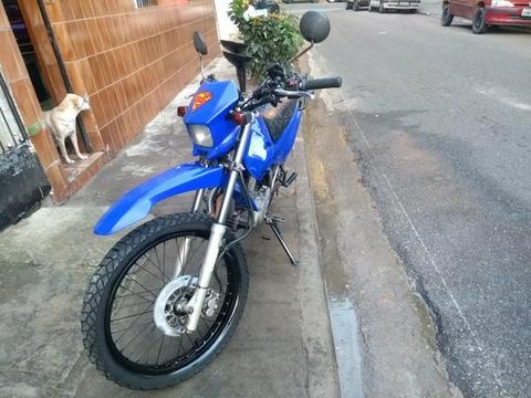 Vendo xtz partida e freio a disco - 2004