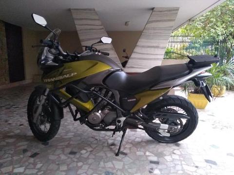 Moto Transalp 700cc ano 2012 - 2012