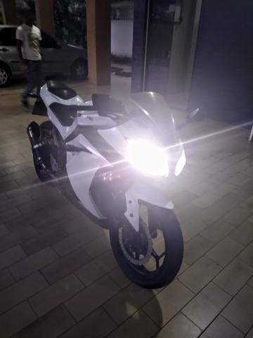 Moto Kawasaki 300/14 - 2014