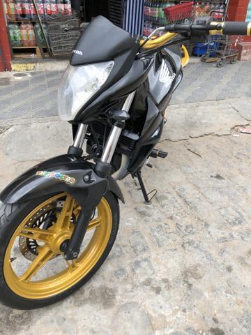 Vende-se cb 300 para quem é exigente ! - 2015