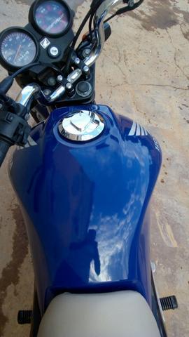 Vendo fan 125 muito conservada pintura em ótimo estado - 2013