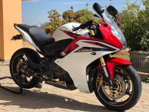 Oportunidade Honda CBR 600F Std 2012 Abaixo da Tabela - 2012