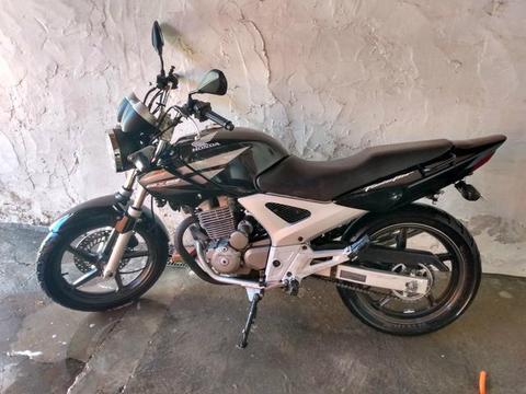 Vendo Twister apenas 49.000km 06/07 whats - 2006