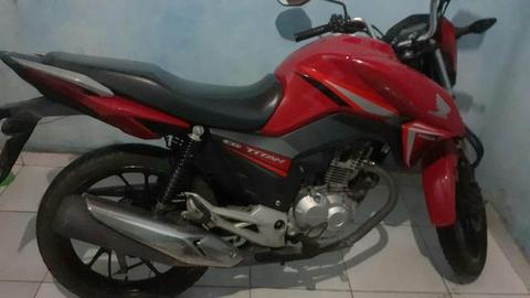 Vendo ou troco uma uma Titan 2017 valor 8.500 - 2017