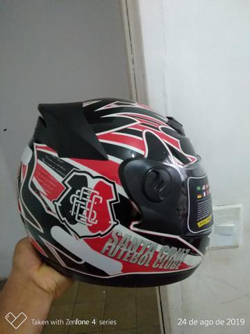 Capacete