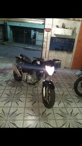 Cb300 só pra rodar - 2011