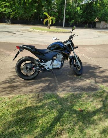 CB 300R Flex 13/13 com acessórios - 2013