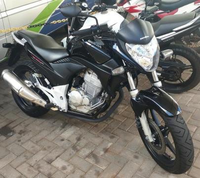 Cb300 2012, *Em perfeito estado - 2012