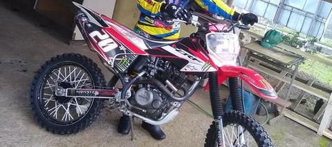 Vendo kit plástico da CRF 230 com plotagem