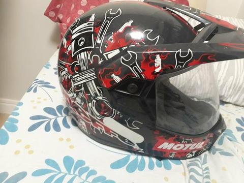 Capacete pouco tempo de uso