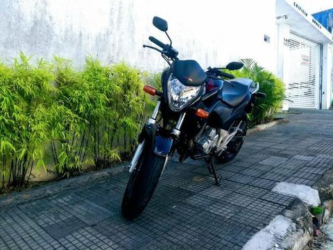 Cb300r 2011 moto muito zera baixo km moto de garagem - 2011