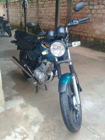 Vende se moto CG Titan ks valor 3.000 reais - 2000