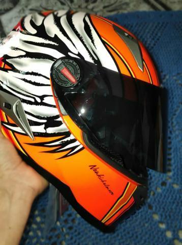 Capacete para andar de moto (motociclista) Tamanho M 57-58