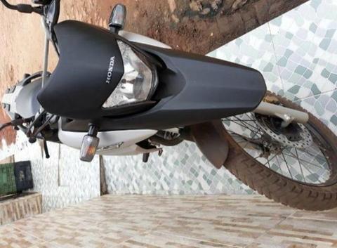 Vendo xre 2015 8900 - 2015