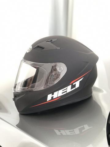 Capacete helt