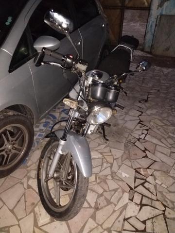 Vende-se uma Suzuki 125 - 2009