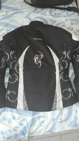 Jaqueta motociclista feminina