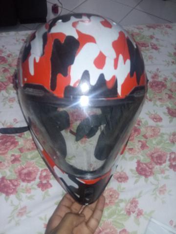 Capacete camuflado