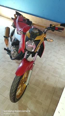 Vendo essa linda moto titã 160 ano 2016 - 2016