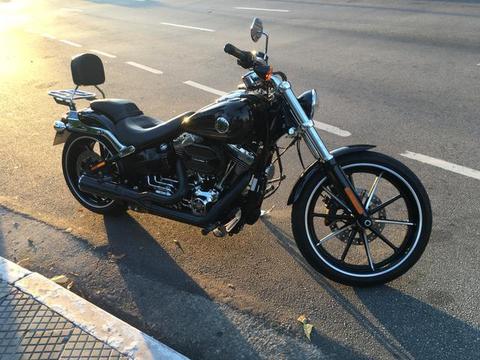 Harley Davidson BREAKOUT - 2016