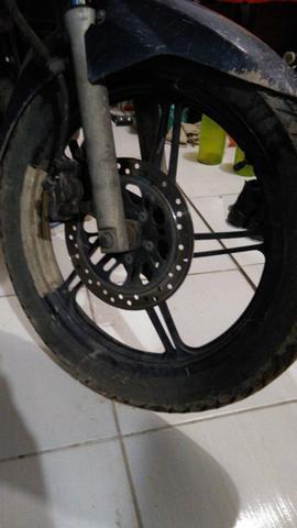 Vendo Roda dianteira original da Honda