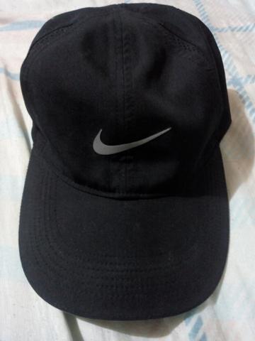 Troco nike em capacete